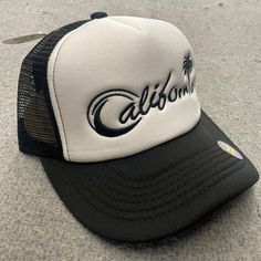 Vintage California Black Foam Trucker Souvenir Tourist Cali Hat Cap Sz: One Size White Letter Print Hat For Vacation, White Letter Print Vacation Hat, White Curved Bill Hat For Vacation, White Letter Print Hat For The Beach, Beach Trucker Snapback Hat With Short Brim, Black Trucker Hat For The Beach, White Snapback Hat With Letter Print And Short Brim, White Trucker Hat With Letter Print For Vacation, White Letter Print Trucker Hat For Vacation