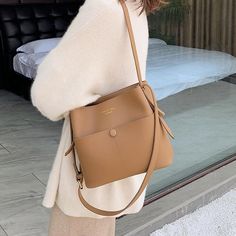 Material: PU
Textura: Suave
Cerrado: Hebilla
Baldric: Correa de hombro ajustable Korean Purse, Cross Body Bags Women, Classy Bags, Side Bags For Women, Handbag Ideas, Spring Purses, Trending Handbags, Purse Ideas, Hand Bags For Women