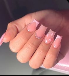 B Day Nails Art Ideas, Nail Ideas Ballerina Shape Short, Simple Nails Design Square, Acrylic Nail Designs Light Pink, Short Acrylic Nails With Diamonds, Cute Nail Acrylic Designs, French Nail Designs Spring Square, Nail Inspo Square Pink, White And Pink Nails With Designs