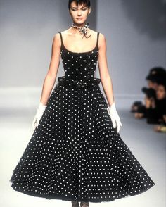 Fashion Major, Jean Louis Scherrer, Runway Gowns, 80s And 90s Fashion, Polka Dots Fashion, Iconic Dresses, 1990's Fashion, 50s Fashion, Fashion History