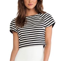 Alice + Olivia Connelly Crop Top Womens Striped Textured Size: L Color: Black And White Condition: New With Tags Fabric: Cotton 92%, Nylon 8%, No Stretch Care: Dry Clean Only Note: Smoke Free And Pet Free Storage. No Stains, No Smells, No Snags. White Crop Top For Summer Workwear, White Crop Top For Workwear In Summer, Chic White Short Sleeve Crop Top, Chic White Crop Top, Elegant White Crop Top For Workwear, Casual White Crop Top For Work, Chic Fitted Striped Tops, Spring Crop Top For Work, Chic Striped Tops For Night Out