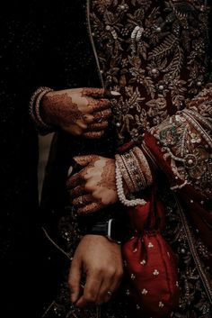 Indian Marriage Aesthetic, Pakistani Wedding Couple, Nikkah Couple, Nikkah Aesthetic, Nikkah Photoshoot, Indian Couple Aesthetic, Groom Wedding Outfit, Indian Wedding Aesthetic, Bride Groom Photoshoot