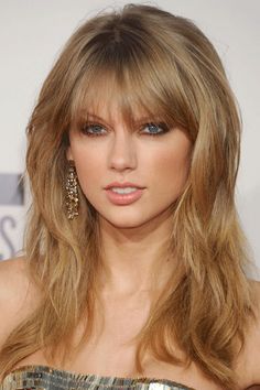 10 Brilliantly Effortless Ways to Jazz Up Your Look for Holiday Parties: Taylor Swift, 'Tousled Texture' Warm Blonde Hair, Blonde Hair With Bangs, Warm Blonde, Hair With Bangs, Taylor Swift Hair, Long Hair With Bangs, Hair Color Dark, Dark Blonde, Blonde Hair Color