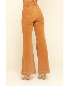 Rolla's Women's Tan Corduroy Flare Jeans, Tan Yellow Courderoy Pants Outfit, Coudroy Pants Outfit Women, Fabric Outfits, 70s Inspiration, 70s Inspired Fashion, School Fits, 70s Inspired, Inspired Fashion, Corduroy Pants