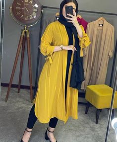 Blouse Casual Fashion, Stylish Short Dresses, Modest Dresses Casual, Designer Dresses Casual, Wedding Dresses For Girls, Boutique Dress Designs, Muslimah Fashion Outfits, Simple Pakistani Dresses