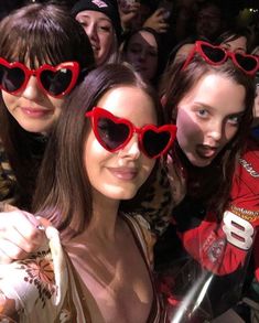 Lana Del Rey Concert, Lana Del Rey Love, Lana Del Rey Vinyl, Heart Shaped Glasses, Lana Rey, Shaped Sunglasses, Lana Del Ray, Vintage Americana