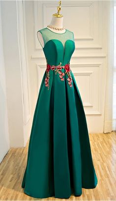 elegant party dress evening dresses Vestido de Festa appliques gown see through opening back Green Prom Dress Modest, Prom Dress Modest, Vintage Party Dress, Vintage Party Dresses, Formal Occasion Dress, Green Prom, Dress Modest, 파티 드레스, Elegant Party Dresses