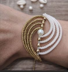 Macrame Wave, Wave Bracelet, Handmade Jewelry Tutorials, Micro Macramé, Handmade Wire Jewelry, Diy Crafts Jewelry, Micro Macrame, Macrame Jewelry, Bracelet Tutorial