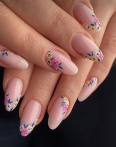 Simple Flower Manicure, Spring Almond Nails Simple, Yaz Nail Art, Nail Art Printemps, Mix Nails, Pinky Nail, Latest Nail Designs, Spring Nail Designs, Brighter Days