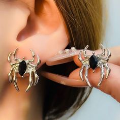 Brand New - *Halloween* Silver - Vintage Spider Stud Earrings W/ Inlaid Black Crystal *** Product Details: Fun! Fun! Halloween Spider Earrings Simple, Stylish, And A Little Punk For The Occasion Made With High Quality Materials For Durability And Longevity; Silver Plated Over Alloy, Crystal Sensitive Ear-Friendly Durable Perfect For Daily Wear If You Dare ;) Great Gift Idea *** Bundle And Save !! And I Love Offers So Send Them On Over ;) Punk Style Women, Hand Skeleton, Earring For Men, Funny Earrings, Spider Earrings, Stud Earrings For Men, Skull Hand, Vintage Skull, Alloy Earrings