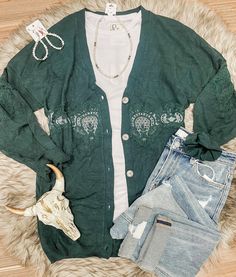 Soft cardigan with lace details Relaxed fit-can go down a size Button front Side pockets 50% viscose 28% nylon 22% polyester Cardigan Green, Soft Cardigan, Kimonos, Penthouse, Lace Detail, Outfit Ideas, Relaxed Fit, Lace, Green