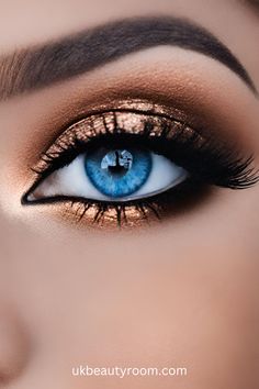 Smokey Eye Makeup Look, Eye Makeup Images, Makeup Looks For Blue Eyes, Wedding Navy, Eye Makeup Looks, Eye Makeup Pictures, Eye Makeup Designs, Braut Make-up, Colorful Eye Makeup