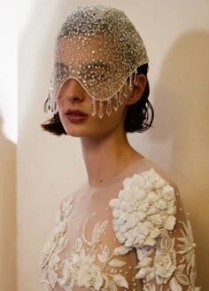 Face Veil Aesthetic, Fall 2023 Couture, Celestial Dress, 2023 Couture, Unconventional Wedding, Sweet Jewelry, Art Costume, Georges Hobeika, Neck Accessories