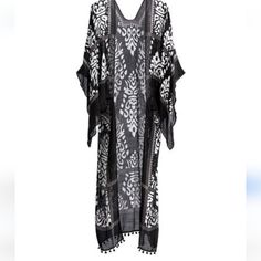 Shiraleah Womens Coverup Rima Kimono Long Open Front Black White Paisley Tasseled One Size 100% Viscose Dolman Sleeve New Witchy Outfits, Plus Size Kimono, White Accessories, Casual Night Out, Closet Inspiration, Black Accessories, Women's Cover Up, Skirt Belt, Black White Fashion