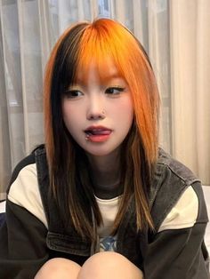 Shine Line Hair, Orange Hair Dye Ideas, Black And Ginger Hair, Neon Hairstyles, Genshin Hair, Two Color Hair Dye Ideas, Ginger And Black Hair, Orange And Red Hair, Orange Hair Aesthetic