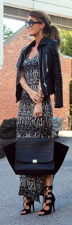 Maxi Dress + tie-up booties + biker jacket ... This would be a perfect for date night Chic Chic, Ray Ban Wayfarer, Feminine Fashion, Ray Ban Aviator, Elegante Casual, Maxi Tank Dress, Looks Chic, Primavera Estate