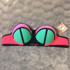 O.P. Push Up, Underwire Bandeau Bikini Top. Size Xl 15-17. Fits Like A 38b/36c. Nwt Strapless Padded Swimwear For Vacation, Padded Strapless Swimwear For Beach Season, Pink Tube Top For Beach Party Season, Trendy Pink Tube Top For Vacation, Pink Padded Triangle Top Swimwear, Pink Tube Top For Poolside And Beach Season, Pink Bandeau Swimwear With Padded Cups, Pink Bandeau Tube Top For Pool, Padded Pink Swimwear For Beach Season