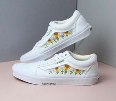 Custom wedding vans/Sunflower Embroidered shoes/Custom vans embroidered flower/Wedding flower embroidery sneakers/Personalized wedding date   💸 Price includes Converse Shoes and floral embroidery as shown 🌸 You can send me your Converse/Vans shoes or I can buy them for you. We stock all the Converse and Vans shoes you want, if you want other Converse/Vans shoes in the store, please message us. Your embroidered Converse/Vans shoes will be available for shipping in 7-15 days. 🌸 I started hand e Custom Vans Wedding Shoes, Custom Wedding Vans Brides, Embroidered Vans Wedding, Vans Flowers Shoes, Painted Slip On Vans Sun Flowers, Embroidery Sneakers, Converse Chuck 70s, Wedding Vans, Converse Fits