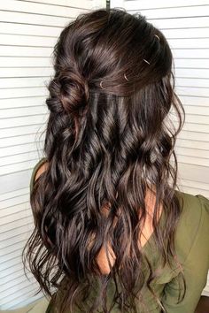 Long Wavy Hair Half Up Half Down, Wavy Boho Hairstyles, Sweet Sixteen Hairstyles For Medium Hair, Boho Grunge Hairstyles, Whimsigothic Hairstyles, Cute Hippy Hairstyles, Witchy Hairstyles Medium, Hippy Hairstyles For Curly Hair, Long Hippy Hairstyles