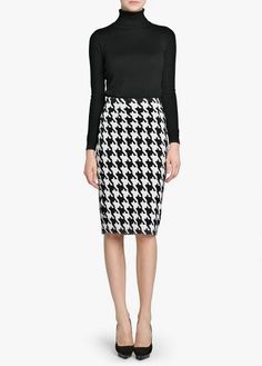 Storehouse of Memory: It's Trendy: Midi Skirts Chic Work Outfit, Mango Clothing, Pencil Skirt Work, Houndstooth Pencil Skirt, White Chic, Houndstooth Skirt, Mango Outlet, Womens Pencil Skirts, Stylish Work Outfits