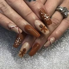 Trending Acrylic Nails Christmas, Cute Christmas Nails Acrylic Almond, Christmas Nail Designs Brown, X Mas Nails Christmas Ideas, Cute Nails For December, Nails Krismas, Nails In December, Christmas Gel Nails Ideas, Holiday Nails Aesthetic