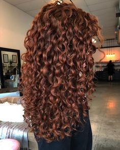 Dyed Curly Hair, Natural Curly Hair Cuts, Highlights Curly Hair, Red Curly Hair, Curly Hair Photos, Colored Curly Hair, Trendy Hairstyle