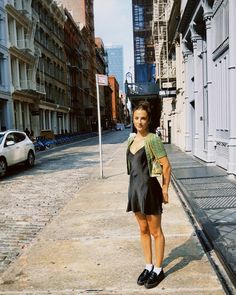 Friends Tv Show Fashion, Loafers Summer Outfit, Cowl Neck Mini Dress, Loafers Outfit, Fire Fits, Looks Style, Looks Vintage, Spring Summer Outfits, Fashion Killa