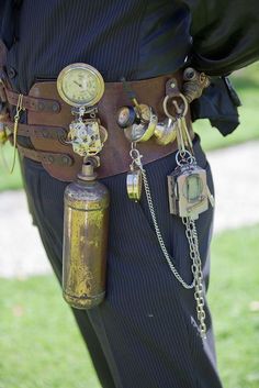 Steampunk Gadgets Concept Art, Steam Punk Diy, Steampunk Gadgets, Steampunk Items, Steampunk Pocket Watch, Mode Steampunk, Style Steampunk, Steampunk Cosplay, Neo Victorian