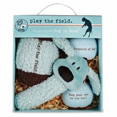 two stuffed animals in a gift box with the words play the field written on them