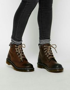 Brown Hiking Boots, Mode Inspo, Crazy Shoes, Doc Martens, Mode Inspiration, Boots Outfit, Brown Boots