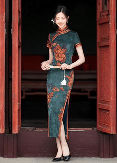 Classic Qipao __switch:Green Modern Qipao Dress, Frog Buttons, Traditional Qipao, Chinese Qipao, Modern Qipao, Red Wedding Dress, Qipao Cheongsam, Qipao Dress, Hour Glass