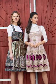 Country Line Dirndl Blouse 23 right T-7549 German Cultural Clothing, Dindrl Dress, Drindl Dress Oktoberfest, Diy Oktoberfest Costume, German Outfits Women, October Fest Outfit, Octoberfest Women, German Clothes, Dress Dirndl