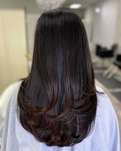 30 Dazzling Hairstyles with Long Layers for Thick Hair Haircuts Straight Hair Women, Long Layers Haircut Thick Hair, Layers At The End Of Hair, Uniformly Layered Haircut, Thick Ends Haircut, Layered Ends Long Hair, Straight Across Haircut Long, U Cut With Long Layers, U Haircut For Long Hair