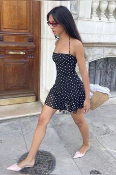 Usa Holiday, Ootd Ideas, Looks Vintage, Polka Dot Dress, Dot Dress, Dream Wardrobe, Holiday Outfits, Mini Black Dress, Classy Outfits