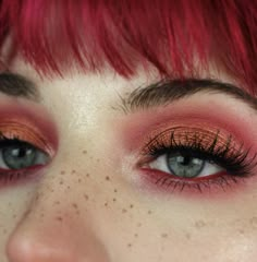 Aesthetic Fall Makeup, Low Eyebrows Makeup, October Makeup Looks, 70s Makeup Hippie 1970s, Goblincore Makeup, Autumn Makeup, Maquillage On Fleek, Drag Make-up, Swag Makeup