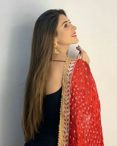 Poses In Suit, Patiyala Dress, Home Indian, Indian Photoshoot, Kurti Designs Party Wear, Kurta Designs Women, Jumma Mubarak