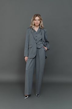 Gray Straight Pants, Women Pleated Trousers, Office Suit, Formal Wear, Wide Leg Pants, Three Piece Suit, Women Melange Palazzo ⭐Size: Please write your chest, waist, hips, height, and we will make a suit to your individual measurements! After you place your order, we may ask you for additional measurements. We do this to ensure that the suit fits you perfectly👌😊 ⭐Our fabric: We have used a premium quality suiting fabric.  ⭐Shipping: ✈️We have two shipping options that we can offer: Free Shippi Tailored Wide Leg Suits With Welt Pockets, Formal Trouser Sets With Pockets, Workwear Sets With Pockets, Semi-formal Suits With Pockets, Wide Leg Suits With Welt Pockets For Work, Workwear Sets With Straight Pants And Pockets, Workwear Sets With Pockets And Straight Pants, Semi-formal Pantsuit With Pressed Crease Trousers, Semi-formal Pantsuit With Pressed Crease