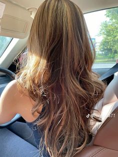 Long Hair Layers With Highlights, Long Layered Hair Balayage, Baby Caramel Highlights, Dark Brown Hair With Lighter Highlights, Highlights Brown Hair Long, Carmel Highlights On Brown Hair Chunky, Beachy Highlights Brown Hair, Warm Tone Highlights, Chocolate Light Brown Hair