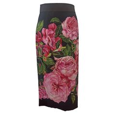 Stunning Dolce & Gabbana printed skirt Missing composition and size tag Black color with pink roses fancy Back zip closure Total length cm 82 (32,28 inches) Waist cm 36 (14,17 inches) Fabric tag removed by previous owner Worldwide express shipping included in the price ! Dolce And Gabbana Top, Dolce And Gabbana Floral, Fancy Skirts, Silk Dressing Gown, Gown Skirt, Trendy Skirts, Printed Skirt, Floral Fashion, Top And Skirt