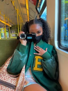 Photographie Indie, Black Femininity, Percabeth, 2023 Vision Board, 2023 Vision, How To Pose, Inspiration Mode, A Train, Insta Inspo