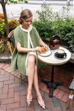 Womens capes made in Italy Wayfare Tavern, Stacie Flinner, Simplon Orient Express, Cape Outfit, Coastal Preppy, Sarah Flint, Tweed Shift Dress, Classic Girl, Green Sage