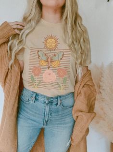 Sunshine Shirt Celestial Outdoor T Shirt Witchy Retro Shirt - Etsy UK Butterfly Cottagecore, Sunshine Shirt, Spiritual Shirts, Cottagecore Fashion, Botanical Shirt, Moon Shirt, Boho Kids, Aesthetic Shirts, Plant Mom