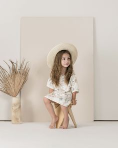 Rylee And Cru, Jersey Shirt Dress, Shooting Studio, Toddler Photoshoot, Studio Photography Fashion, Kids Studio, Toddler Photography, Boho Kids, Foto Baby