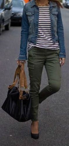 casual outfits for moms 50+ best outfits Looks Jeans, Olive Pants, How To Wear Leggings, Outfit Jeans, Green Pants, 가을 패션, Casual Fall Outfits, Mom Outfits