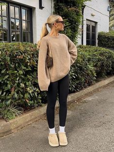 Outfits Leggins, Stile Blair Waldorf, Adrette Outfits, Modele Fitness, Look Legging, Fest Outfits, Looks Pinterest, Black Leggings Outfit, Cozy Fall Outfits