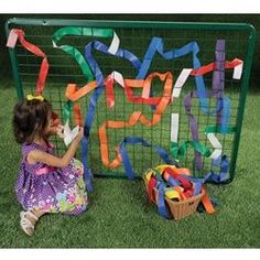 Outdoor Weaving, Eyfs Outdoor Area, Weaving Frame, Preschool Playground, Outdoor Play Areas, Sensory Garden, Kids Outdoor Play