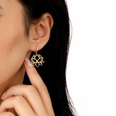 Introducing our "Dainty Lotus Floral Earring" - a delicate and elegant accessory capturing the essence of natural beauty.  Orders; It is carefully produced by NisPersonalized. "MATERIAL"   -- 100% 925k Sterling Silver - This solid, precious metal is a classic that lasts forever. While it may darken over time, with continuous care and an occasional, it's as good as new. -- 18K Gold Plated - For those with an eye for striking gold, our gold jewelry uses sterling silver as a base and is plated with Mother's Day Flower Shaped Jewelry With Matching Earrings, Mother's Day Single Drop Earring, Flower Shaped Single Earring Jewelry Gift, Flower Shaped Single Earring For Gift, Gold Drop Earrings For Mother's Day, Hypoallergenic Flower Shaped Jewelry For Anniversary, Hypoallergenic Flower-shaped Jewelry For Anniversary, Mother's Day Single Dangle Earring, Spiritual Single Earring Jewelry Gift