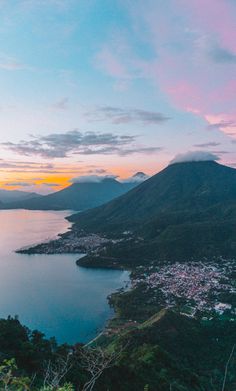 Lake Atitlan, Guatemala Safest Places To Travel, Lake Atitlan Guatemala, Guatemala Travel, Lake Atitlan, Söt Katt, Tikal, Dream Travel Destinations