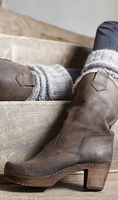 Love the boots Boots And Socks, Uggs For Cheap, Ugg Boots Outlets, Mode Shoes, Fashion Business