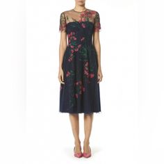 Description Carolina Herrera A-Line Dress Blue Floral Print Beaded, Embroidered & Sequin Accents Short Sleeve With Crew Neck Concealed Zip Closure At Back Bust: 30.5" Waist: 28.5" Color: Blue Fabric: 100% Polyamide; Lining 100% Silk Foreign Size: Us 6 Length: 44" Clothing Size: M Hip: 39.5" Pink Embroidered Dress For Gala, Blue Floral Embroidered Evening Dress For Spring, Blue Floral Embroidery Evening Dress For Spring, Embroidered Short Sleeve Evening Dress, Embroidered Short Sleeve Gala Dresses, Floral Embroidered Knee-length Gala Dress, Knee-length Floral Embroidery Dresses For Gala, Knee-length Dresses With Floral Embroidery For Gala, Embroidered Summer Gala Dress